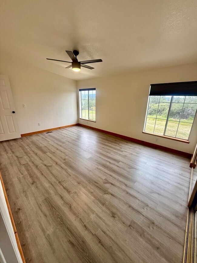 Building Photo - 14555 E Van Tam Way