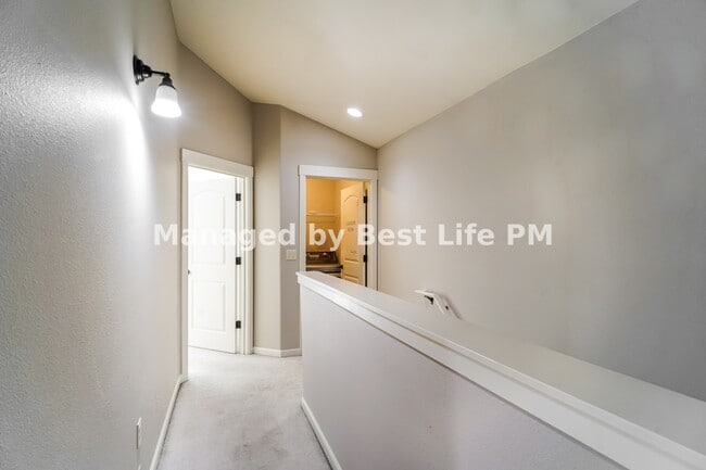 Building Photo - 2067 NE 49th Way