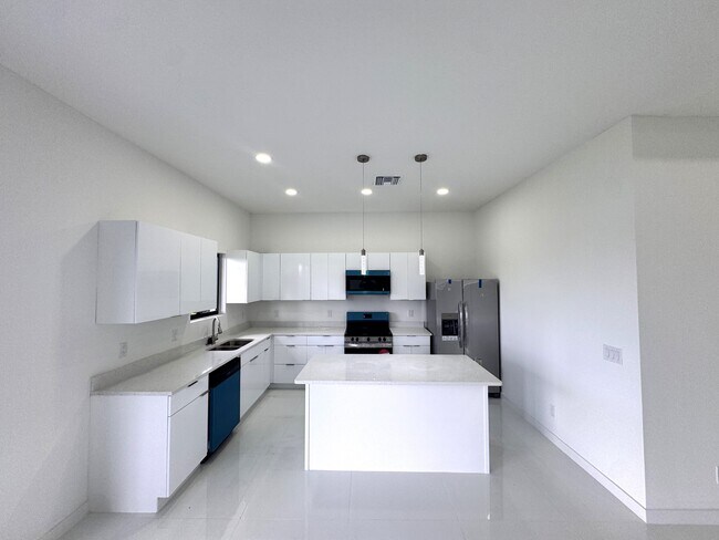 Building Photo - 4116 NW 20th St