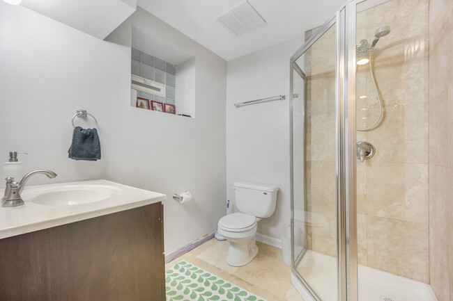 Building Photo - 1111 N Mozart St