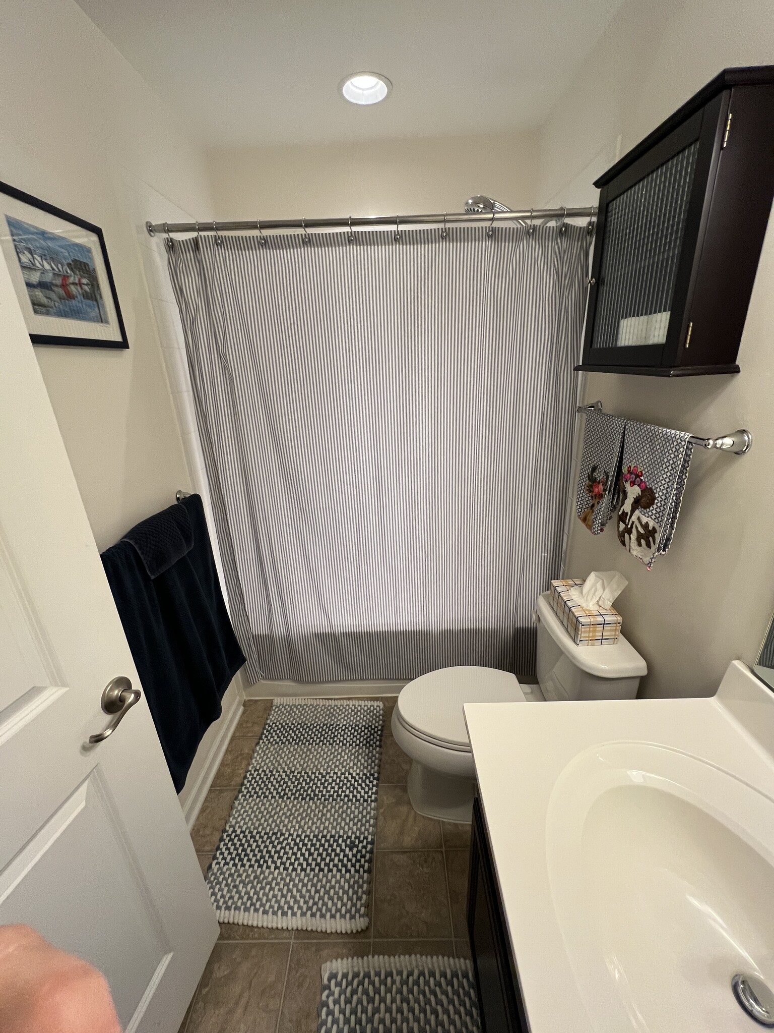 Second full bathroom - 2172 Whispering Hollow Ln