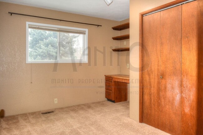 Building Photo - **COMING SOON** Spacious Wandermere Area Home