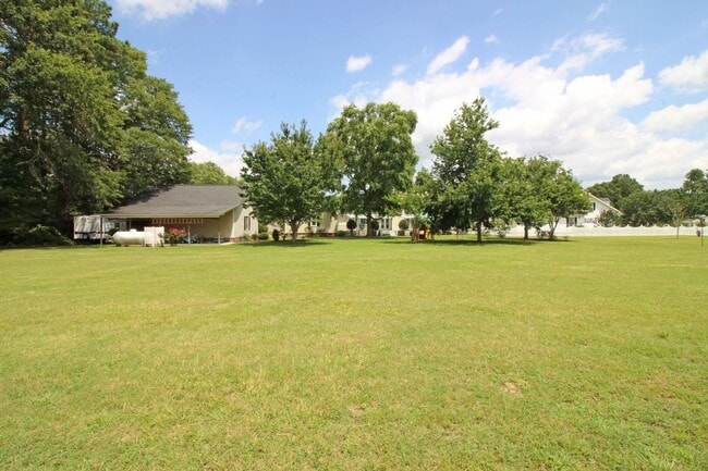 Building Photo - 103 Carolina Wren Cir