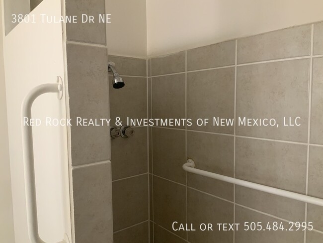 Building Photo - 4 Bedroom in NE ABQ now avaliable