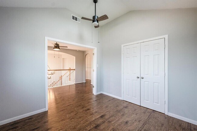 Building Photo - 10902 Barker View Dr