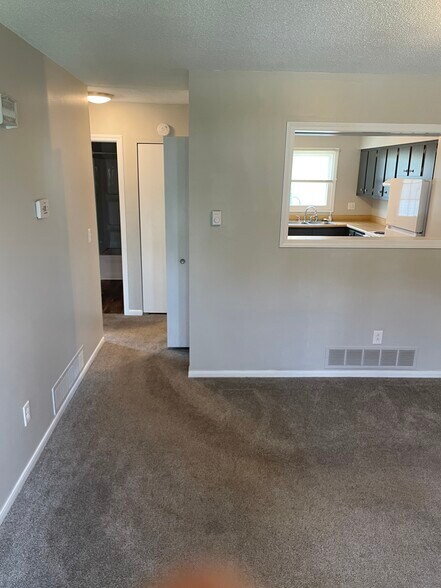 Building Photo - 1017 Ebersole Blvd