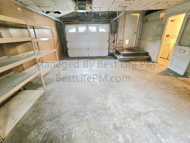 Building Photo - 3040 SE 136th Ave