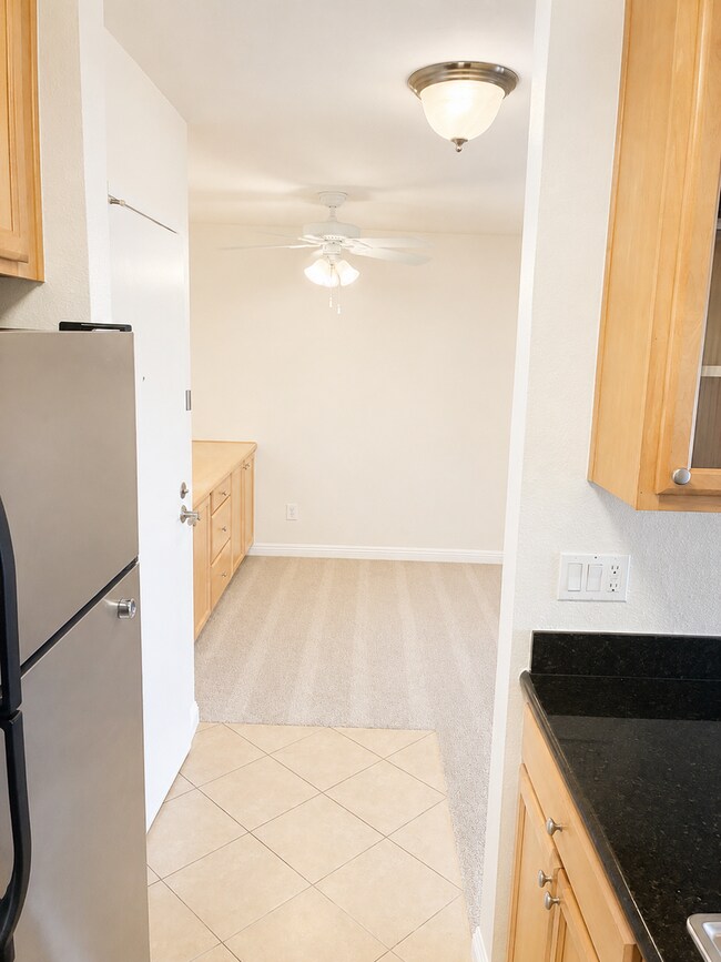 Building Photo - 1 bedroom condo in gated community near SDSU!