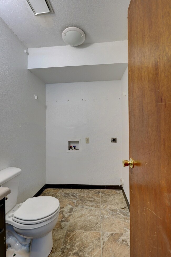 Building Photo - 717 N Walker St