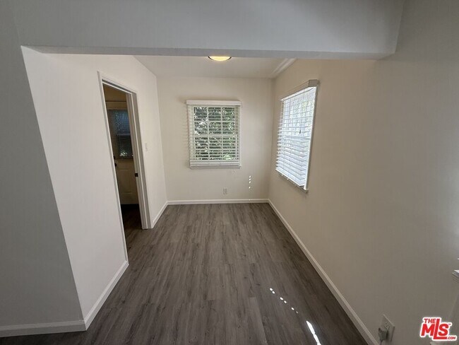 Building Photo - 1846 Pandora Ave