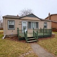 Building Photo - 3 Bedroom, 1 Bath Ranch w/ Fresh Updates Throughout. Spacious Living Room w/ New Laminate Floorin...