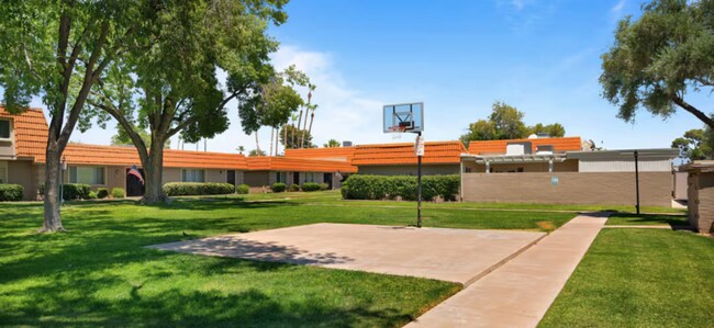 Building Photo - 8206 E Orange Blossom Ln