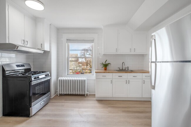 Building Photo - 142 Hamilton Ave