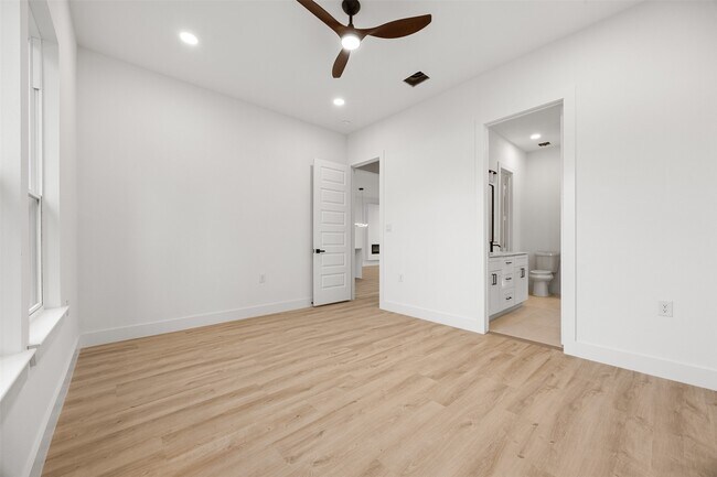 Building Photo - 610 Lettie St