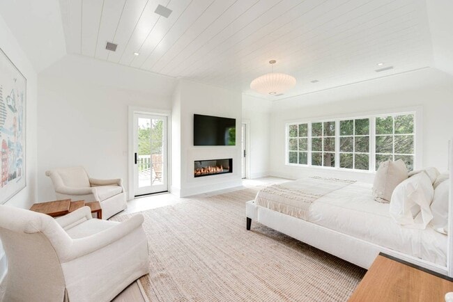 Building Photo - 571 Pauls Ln