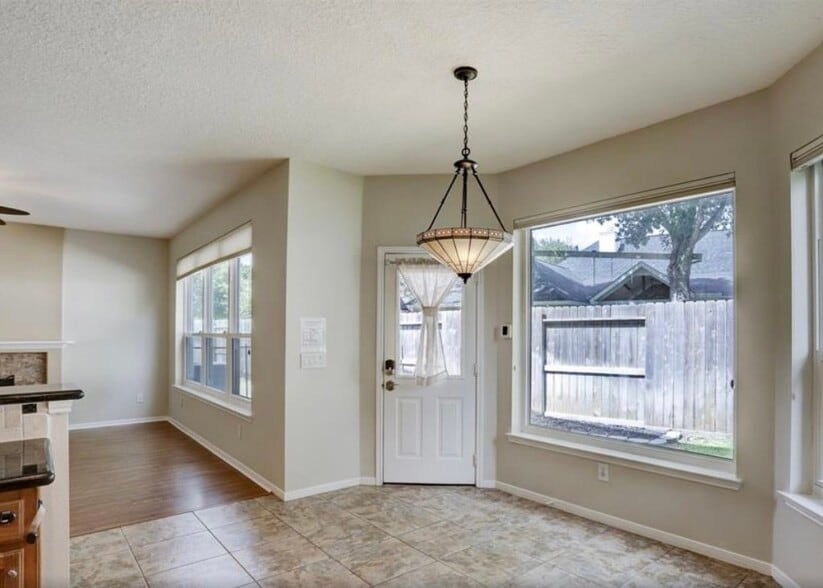 Building Photo - 1427 Roundleaf Ct