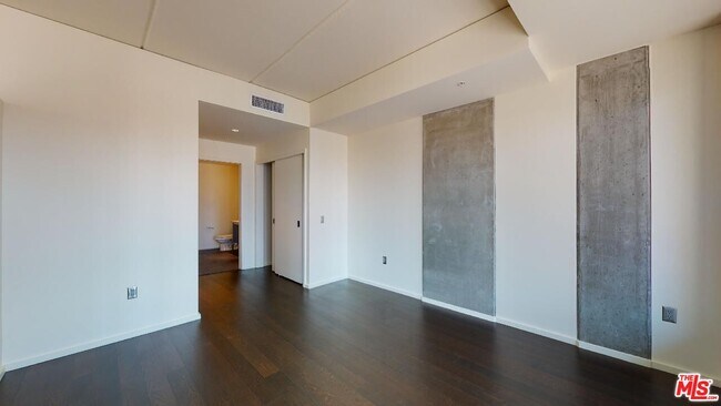 Building Photo - 1155 S Grand Ave