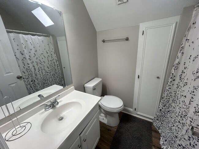 Building Photo - 33 Old Clayton Ct