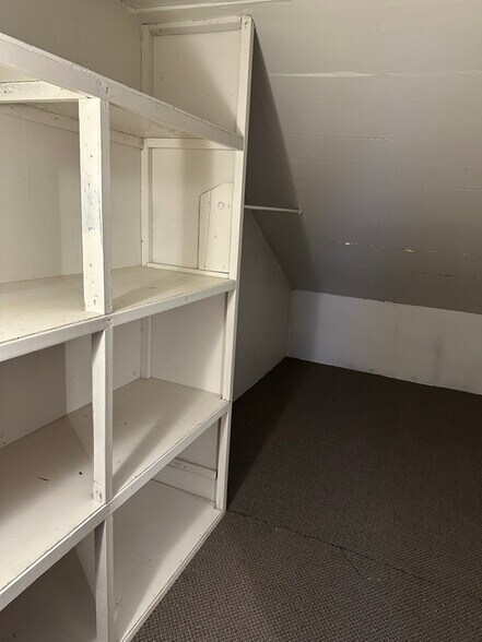 Building Photo - 616 Dekalb St