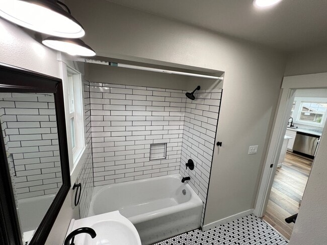 Building Photo - Gorgeous Craftsman available Now