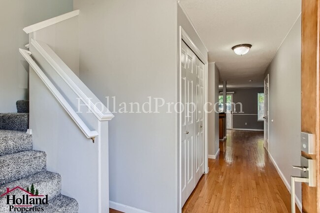 Building Photo - Charming 2-Story Home with Modern Comforts...