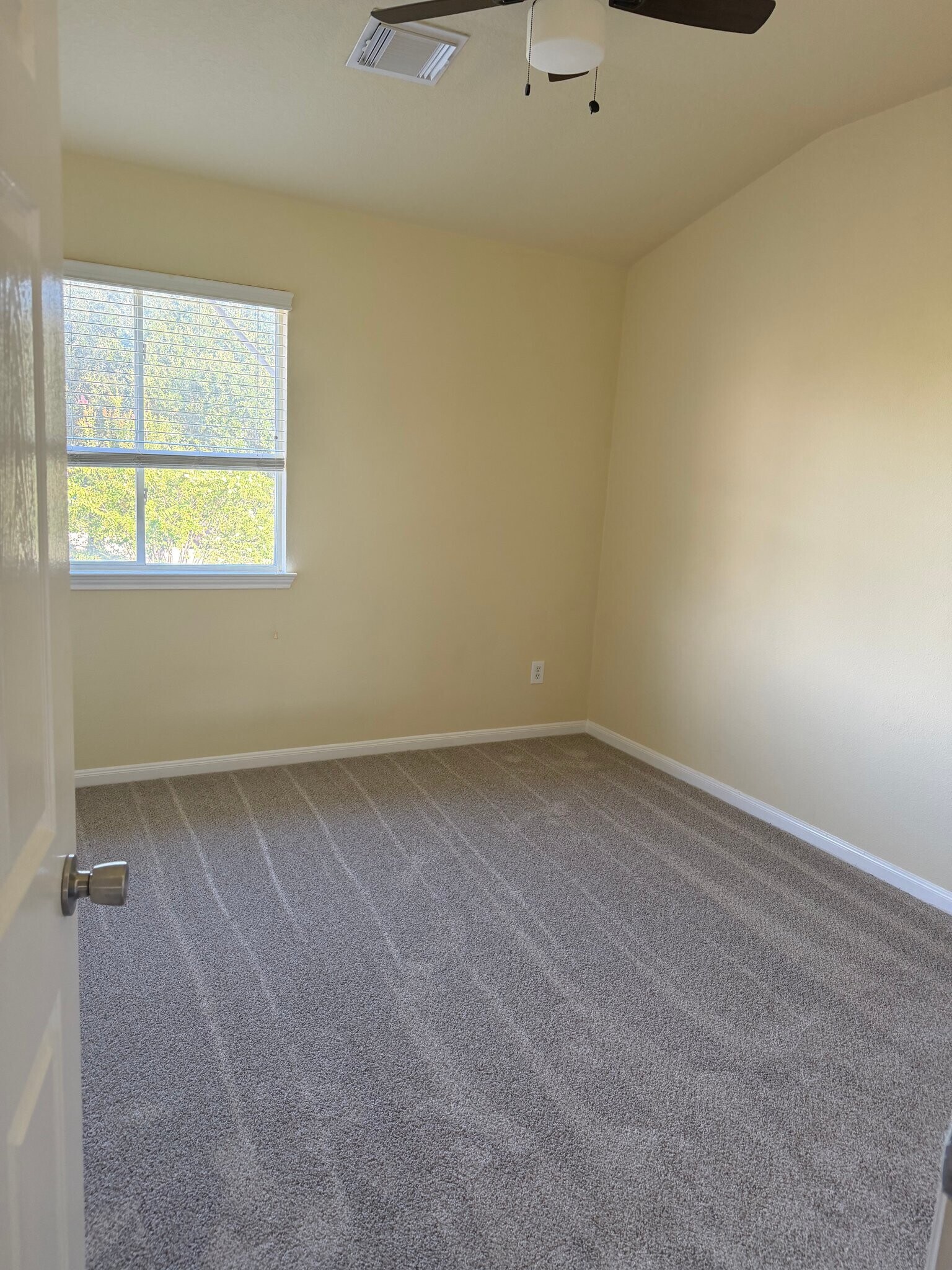 Building Photo - 3826 Silver Hawk Dr