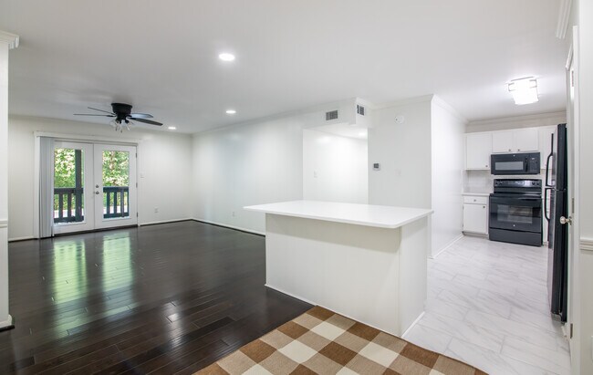 Building Photo - 1001 Woodland Vlg