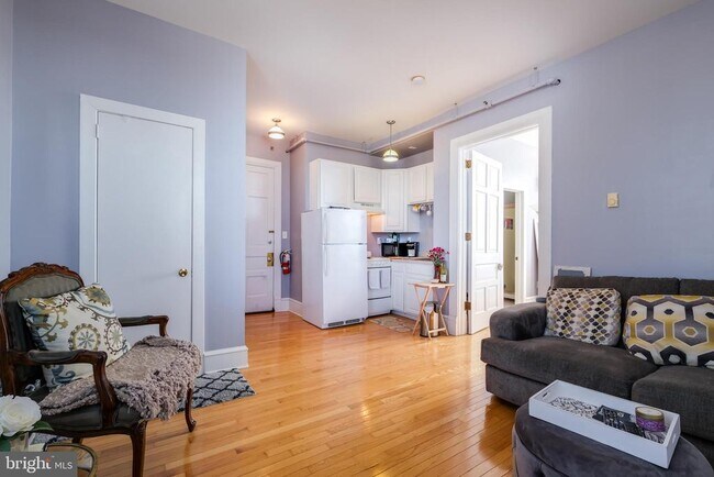 Building Photo - 22 N Main St