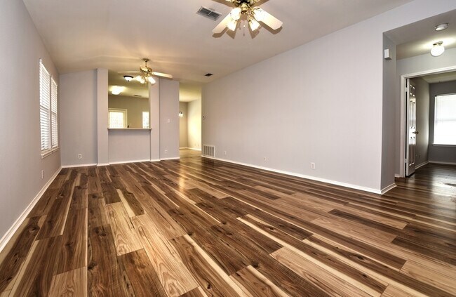 Building Photo - GREAT SINGLE STORY HOME | GATED COMMUNITY | NO CARPETS | CLOSE TO BANDERA & TEZEL RD | SHOPPING &...