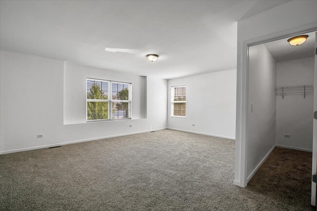 Building Photo - 4932 Montauk Dr