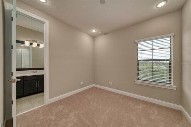 Building Photo - 2148 Fresco Alley