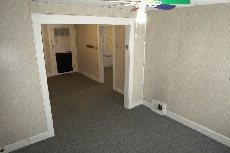 Building Photo - 136 Stephens St