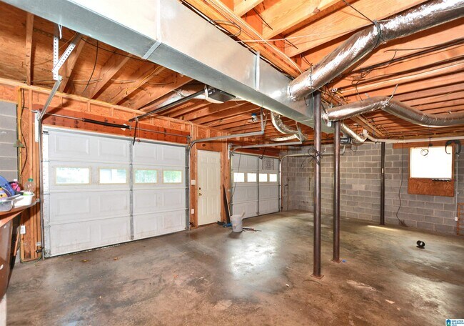 Building Photo - 1721 Maralyn Dr