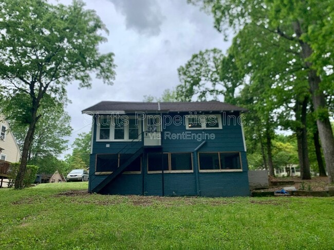 Building Photo - 617 Howell St