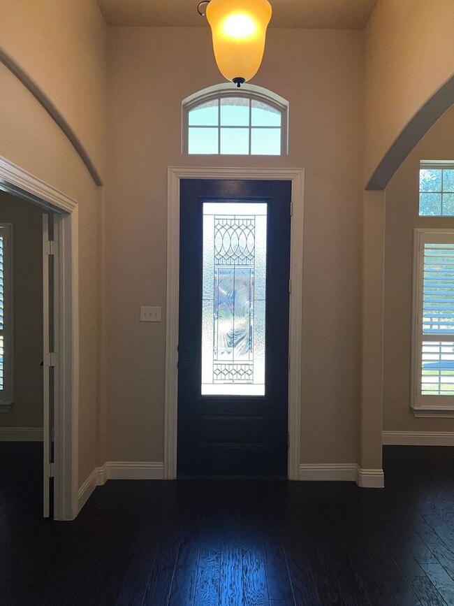 Building Photo - Cameron Lane