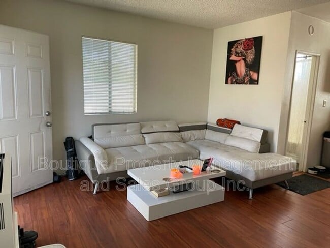 Building Photo - 792 Termino Ave