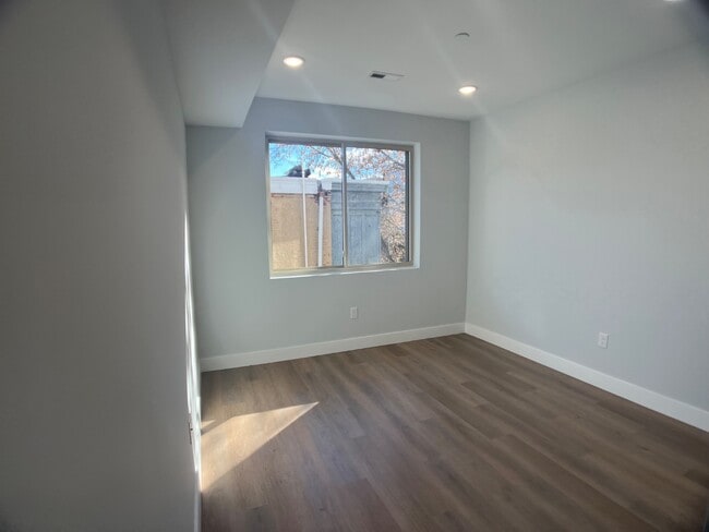 Building Photo - 3215 N 13th St