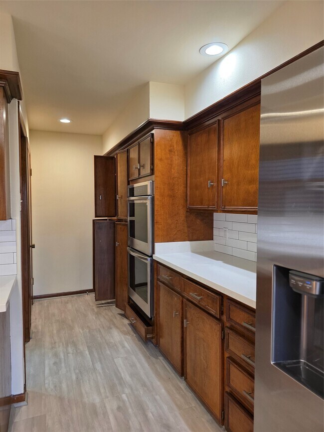 Building Photo - 406 Fox Briar Ln