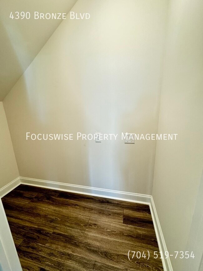 Building Photo - 4390 Bronze Blvd