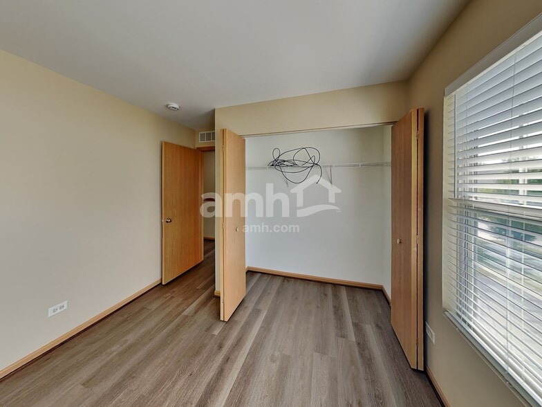 Building Photo - 25222 Declaration Dr