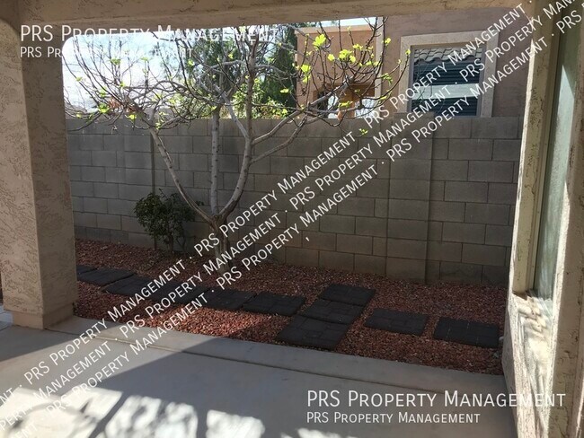 Building Photo - 4135 E Bellerive Dr