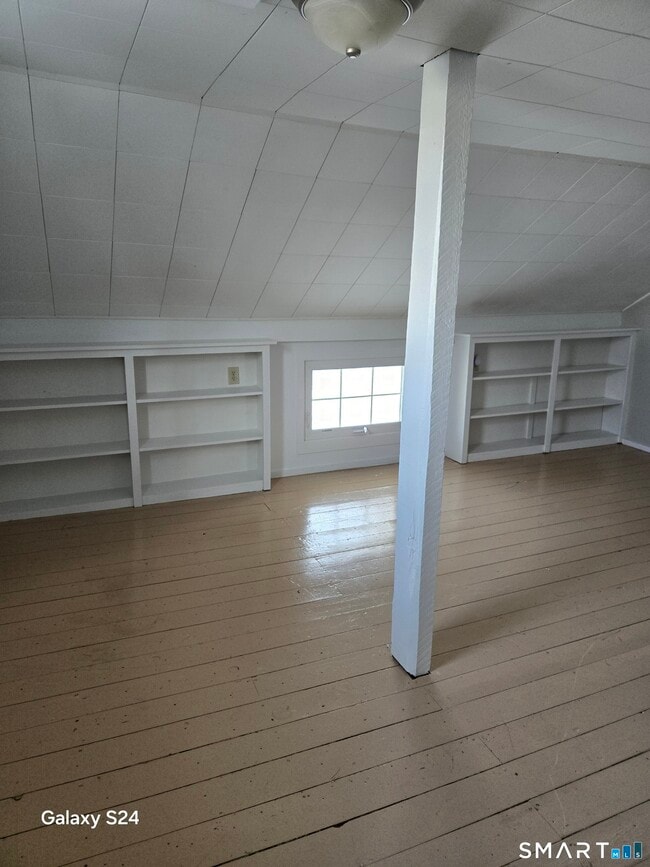 Building Photo - 60 Grove St