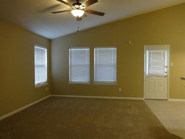 Building Photo - 32306 Willow Creek Park