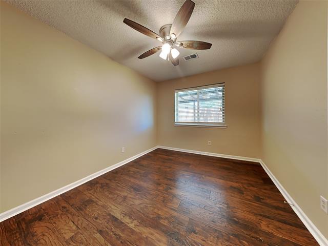 Building Photo - 3411 Old Oaks Dr