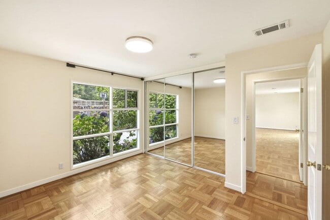 Building Photo - Thoughtfully Updated 3 Bed, 2 Bath Home Close to Rinconada Park, Lucie Stern Community Center, an...