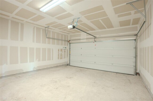 Building Photo - 120 Caney Cv