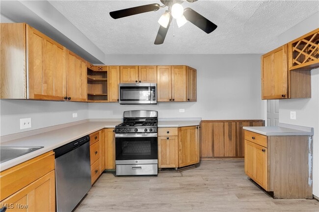 Building Photo - 12414 Reindeer Ave