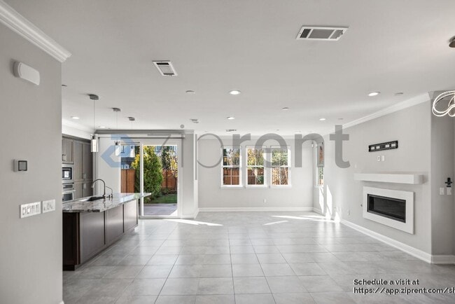 Building Photo - 205 Vereda del Turia