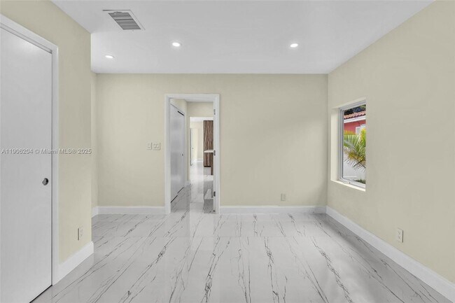 Building Photo - 1510 Coolidge St