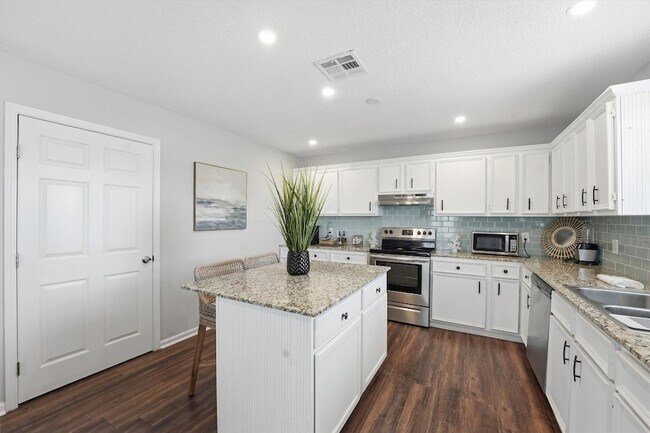 Building Photo - 2311 56th St